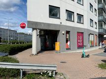 Lähikauppaan on matkaa noin 200 metriä.