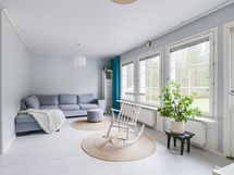 Olohuoneesta kulku takaterassille.