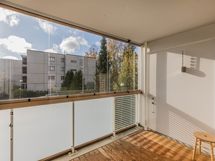 Näkymä lasitetulle parvekkeelle