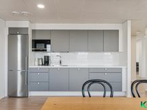 Taloyhtiön kerhotilan keittiö