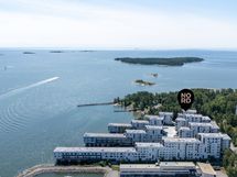 Korttelin viimeinen talo rajoittuu Veijarivuoren puistoon.