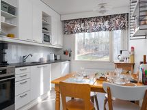 Kettiöstä näköala metsään