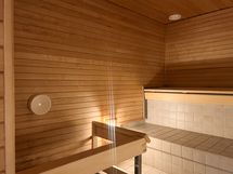 Taloyhtiön sauna on alakerrassa.