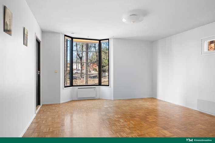 Huvila, 2h, k, kph, s, takkah, 2x wc, askartelutila, varastohuone, khh, parveke, 108/117 m², Leppäsilta – pohled 3