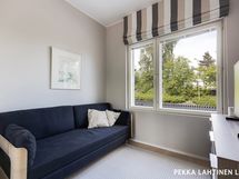yläkerran makuuhuone
