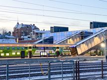 Rautatieasemalle pääsee asunnolta nopeasti.