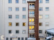 Rakennus kuva sisäpihalta.