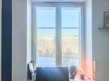 Ylimmän kerroksen koti, avarilla puistonäkymillä läheltä kulkuyhteyksiä ja palveluita