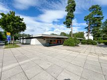 Kadun toisella puolella on lähikauppa