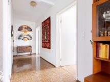 Helppo liikkua huoneiston avarissa tiloissa tarvittaessa apuvälineitä käyttäen!