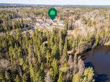 Lähellä kivat lenkkipolut ja Halimasjärven ranta