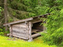 Yli 100 vuotta vanha hirsilaavu