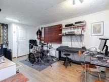 Talousrakennuksen harrastehuone