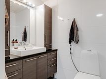 Yäkerrassa oma wc