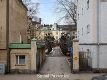 Iso sisäpihakorttelin portti