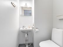 erillinen wc mh 3:n yhteydessä