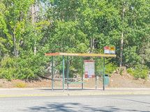 Bussipysäkille kävelee muutamassa minuutissa