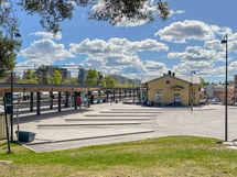 Juna-asema Järvenpää on 7 min asunnolta.