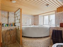 Huoneiston spa-osasto.