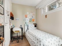 Vaatehuone on asuinhuonekäytössä.