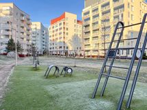 Pihalla on mm. kuntoilulaitteita.