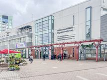 Myyrmäestä löytyy mukavasti palveluita ja tekemistä, Myyrmannin kyljestä löytyy kirjasto.