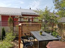 oleskelupihan puolelta