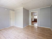 Kuva yläkerran makuuhuoneesta (2)