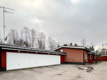 Jokaisella osakkaalla on oma autotalli.