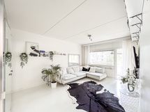 Ensimmäisen kerroksen valoisa koti hyvällä sijainnilla.