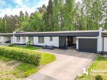 Tieltä päin katsottuna.