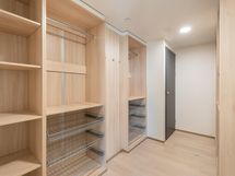 Alakerran vaatehuone