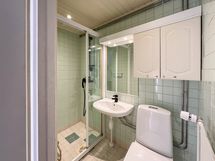 Pyykinpesu onnistuu talon pesutuvassa.