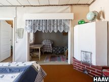 Makuuhuoneessa takka