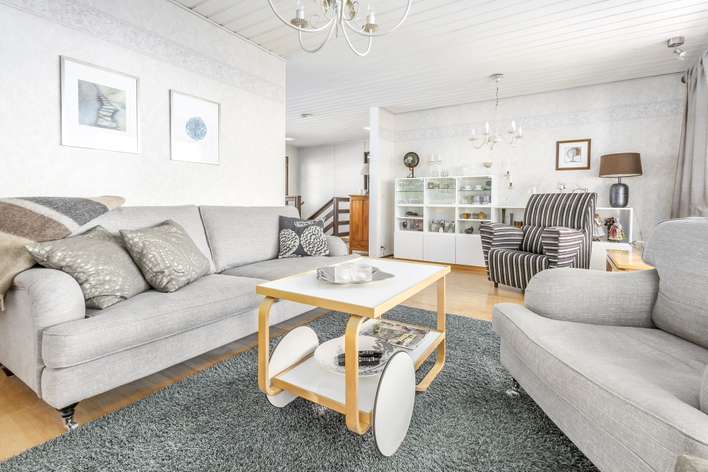 Paritalo, 6h, k, s, psh, 2xwc, tkh, autotalli, 141,5/170,0 m², Pilvenmäki, Hyvinkää