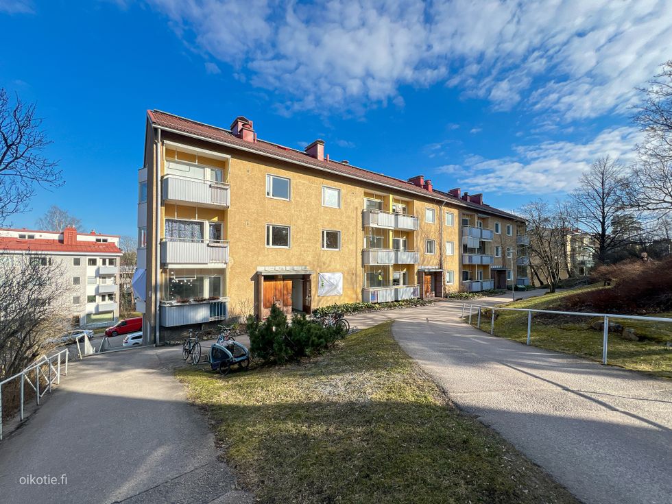 Tervetuloa tähän hienolla sijainnilla olevaan taloyhtiöön!