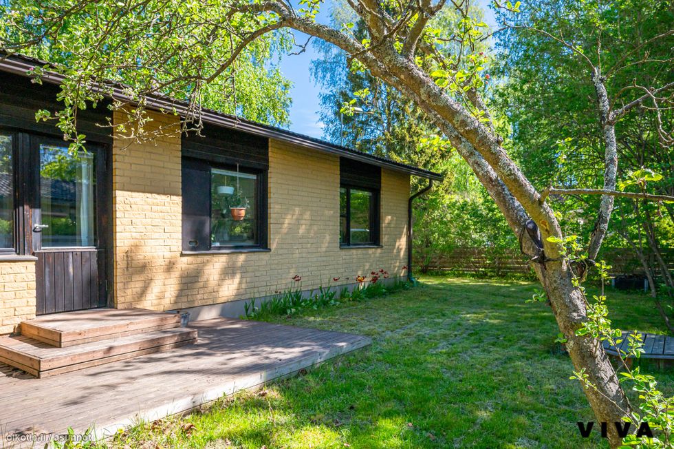 Paritalokoti rauhallisella ja vehreällä pientaloalueella Vuosaaressa.