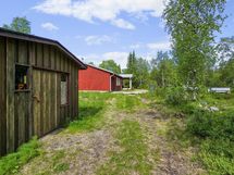 Vanha kylmä ulkovarasto