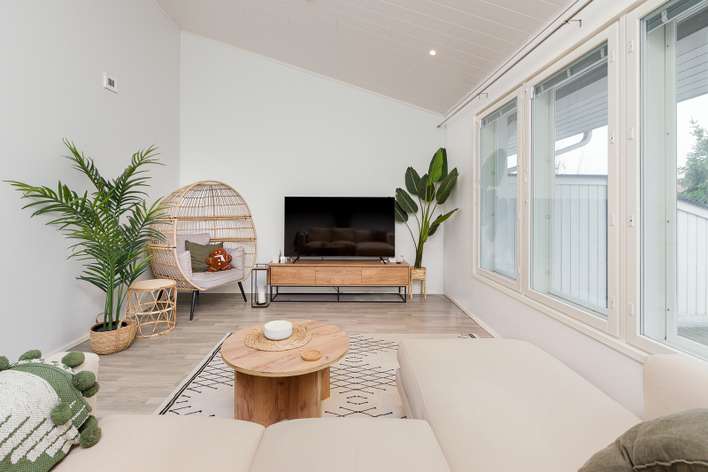 Paritalo, 4h, k, rt, s, 2xph, 2xwc, khh-tila, terassi, varasto, ak, 94/100 m², Terhola - Näkymä 2