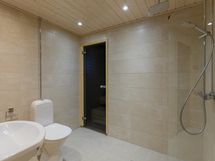 Remontoitu kylpyhuone