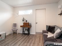 Työ- makuuhuone / Arbets- sovrum