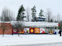 Lähikauppaan on matkaa reilut 400 metriä.