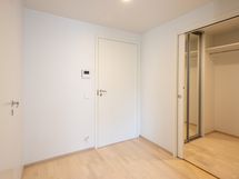 Eteinen ja vaatehuone