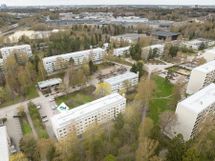 Kajaaninmlinnantie 3 - taustalla mm. Lanterna