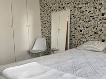 Makuuhuone on valoisa