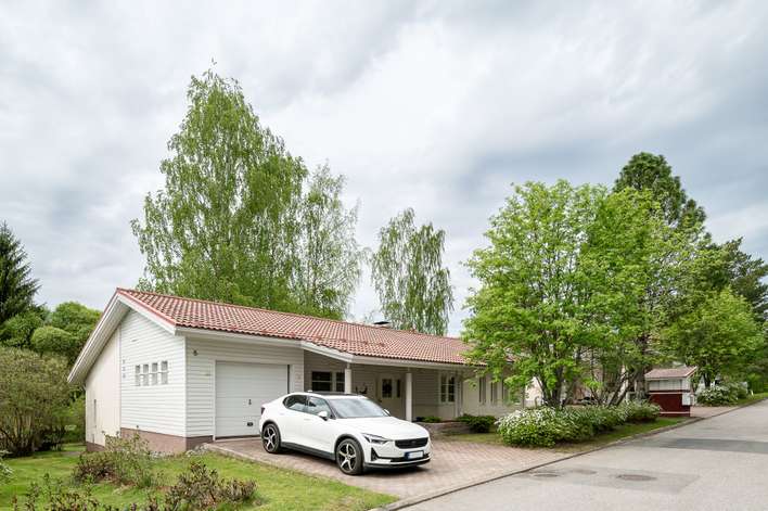 Omakotitalo, 5 h + k + s + kph + lämmin autotalli., 123,5/165,0 m², Petonen, Kuopio