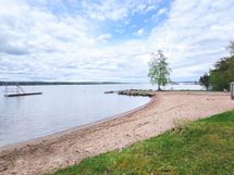 Turrin uimarannalle on 10 minuutin kävelymatka.