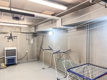 Pesutuvan yhteydessä kuivaushuone.