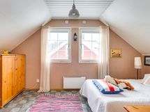 4.makuuhuone sijaitsee 2.krs.