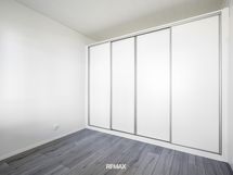 Päämakuuhuoneen kaapit